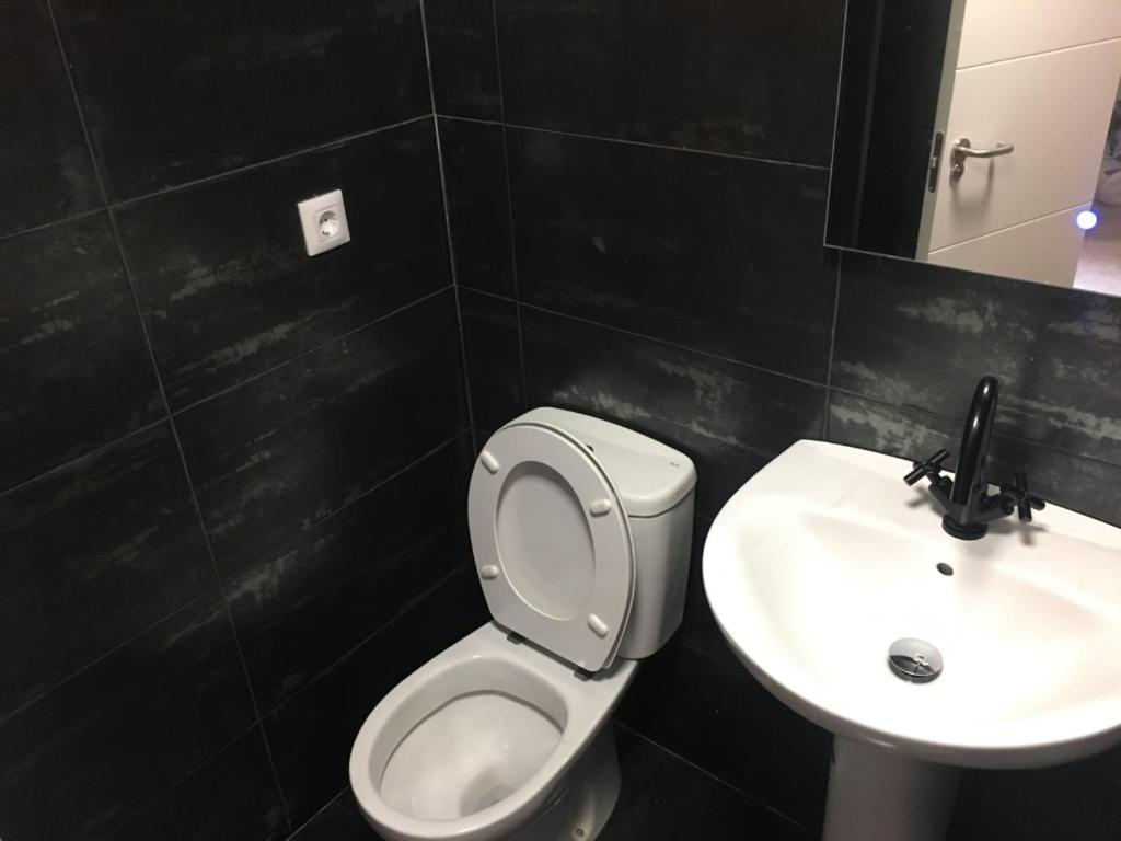 Small Room Close To Border La Linea de la Concepcion Exterior photo